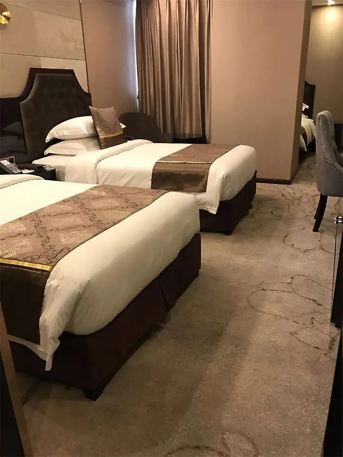 Pullanoman Holiday Inn Чжухай 3*,