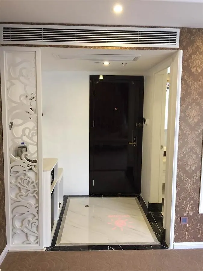 Pullanoman Holiday Inn Чжухай Отель