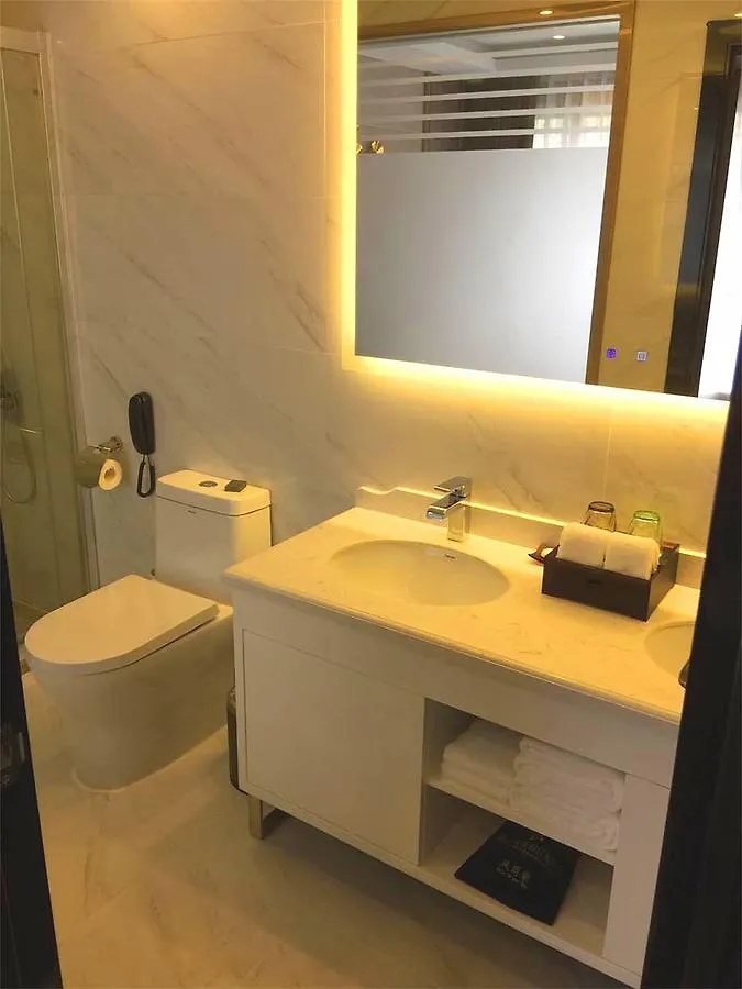 Pullanoman Holiday Inn 珠海 3*,